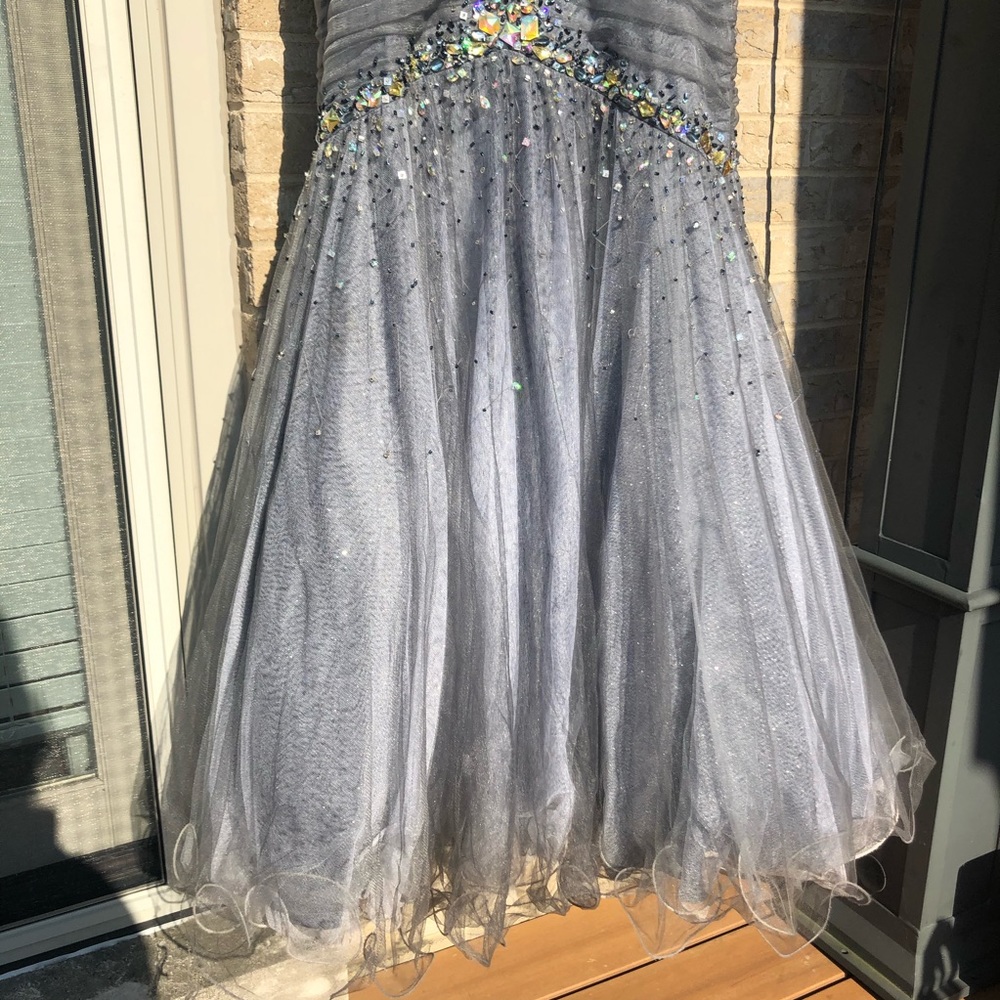 STUNNING Formal Dress - Picture 5 of 16